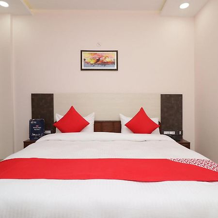 Hotel Centre Point Горакпур Екстериор снимка