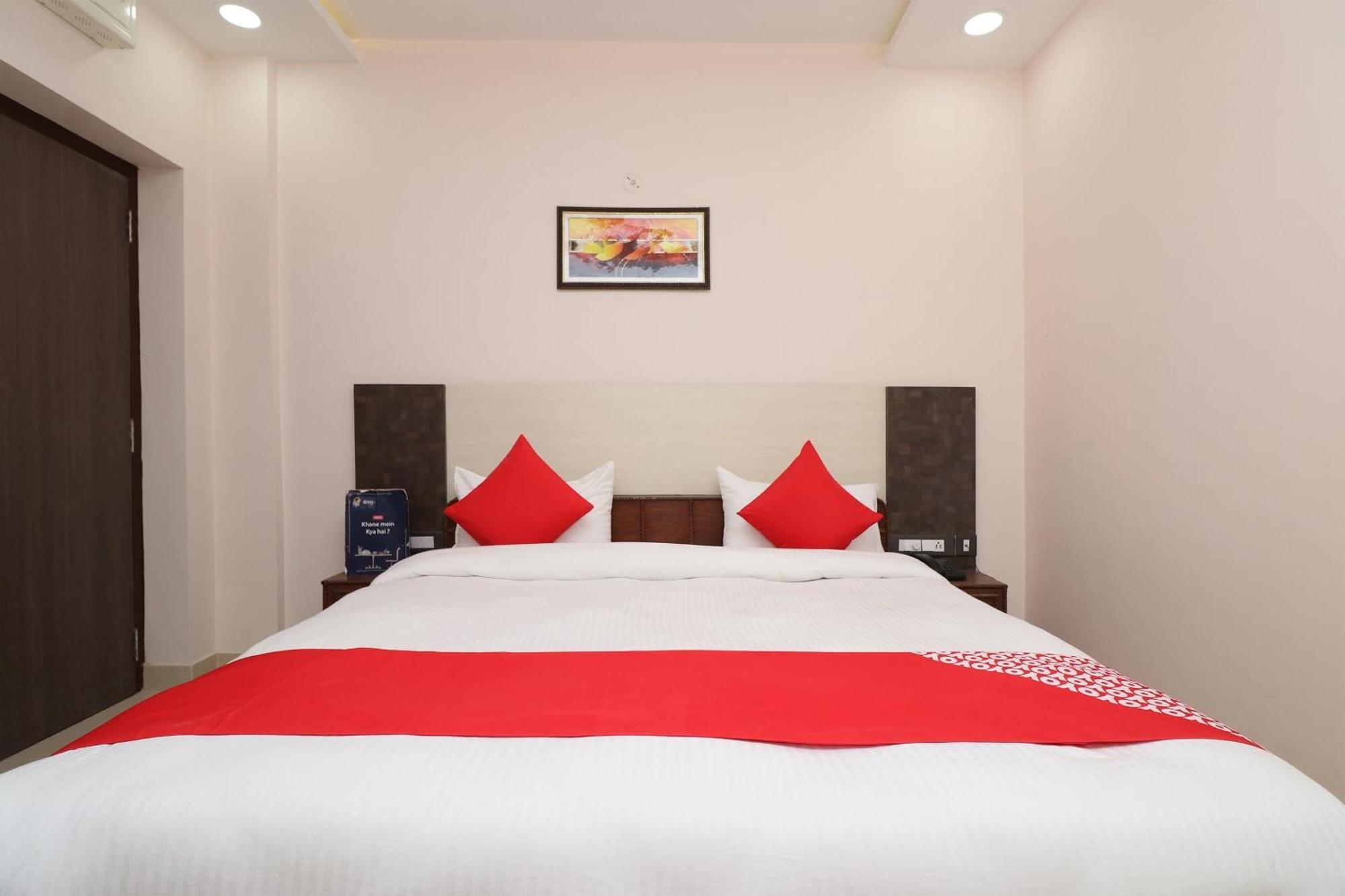 Hotel Centre Point Горакпур Екстериор снимка