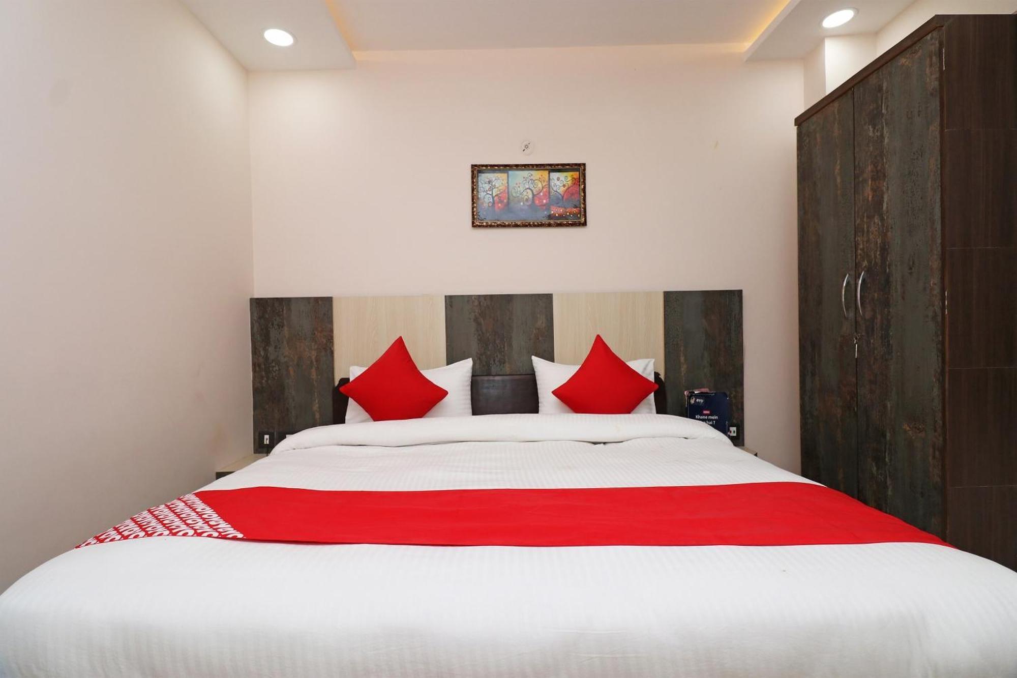 Hotel Centre Point Горакпур Екстериор снимка