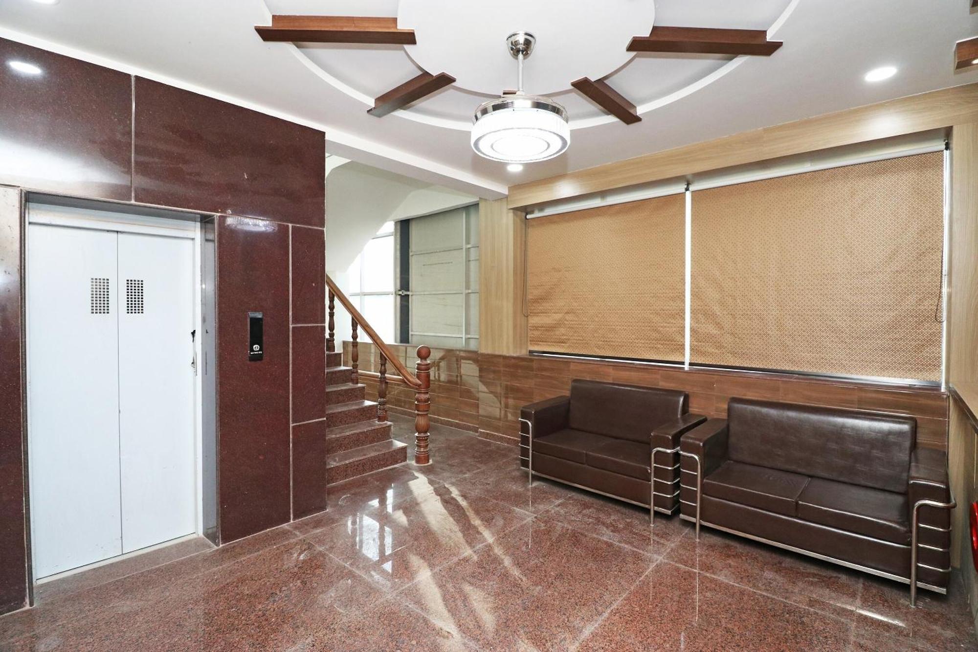 Hotel Centre Point Горакпур Екстериор снимка