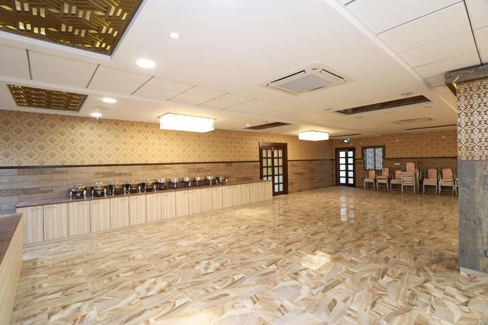 Hotel Centre Point Горакпур Екстериор снимка